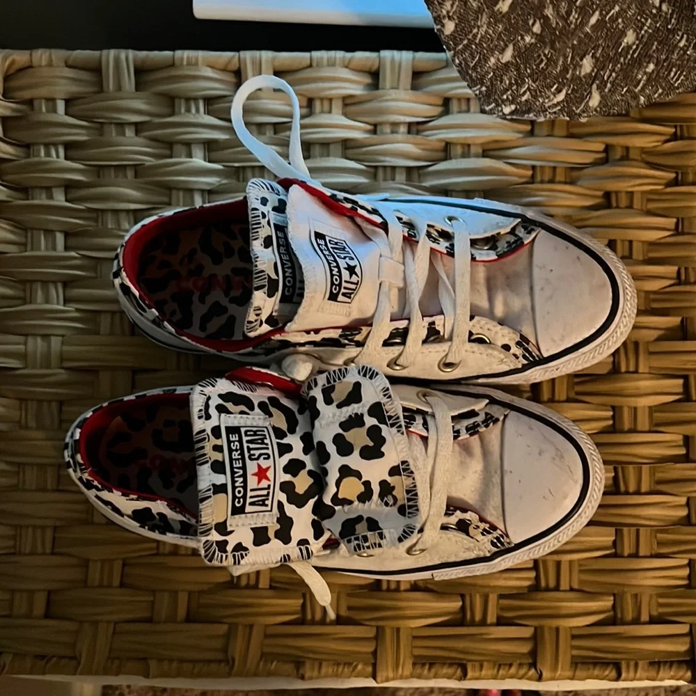Converse - Picture 1 of 3